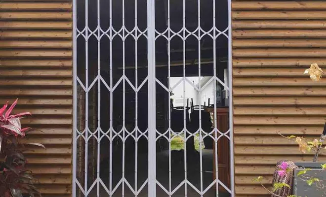 Grille extensible pour porte d'entrée, Saint-Denis, MAXIDOR